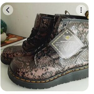 VINTAGE 90's DR. MARTENS Python Print Platform Boots Women Sz US 6 ENGLAND - NWT